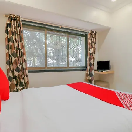 Oyo 79583 Seven Sun Guest House 3* Mumbai
