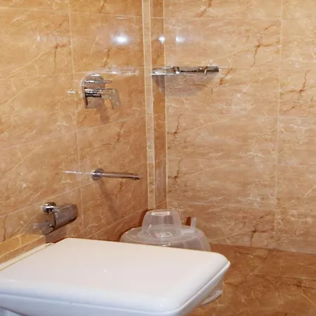 Rabis Hotel 3*