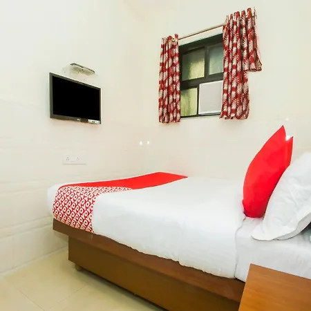 Hotel Vaccinated Staff - Oyo 24430 Hotel Baldev Palace Mumbai