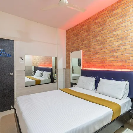 Amrapali Lodging And Boarding Hotel
