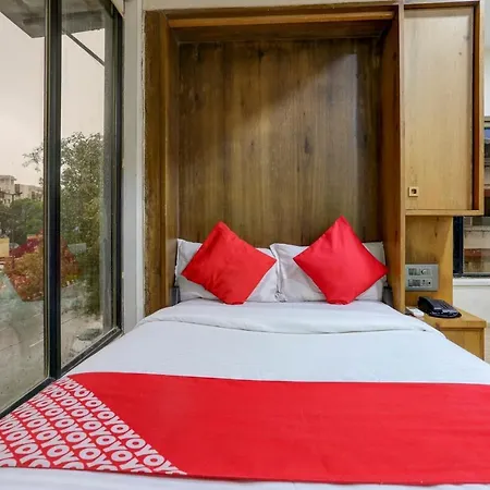 Oyo 81549 Hotel Elegance Nx 3* Mumbai