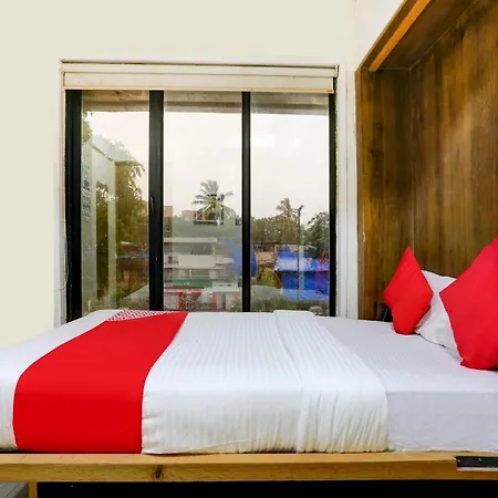 Oyo 81549 Hotel Elegance Nx Hotel