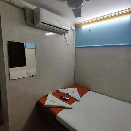Bed & Breakfast Gulzar Hottel *