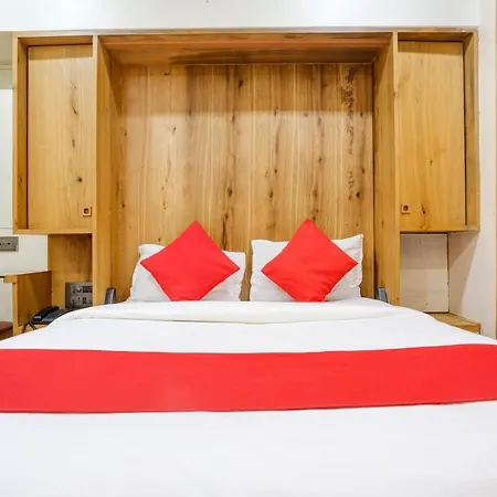 Oyo 81549 Hotel Elegance Nx 3* Mumbai