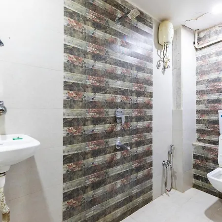 Hotel Amrapali Lodging And Boarding *