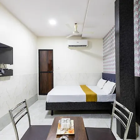 Amrapali Lodging And Boarding