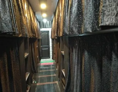 Bed & Breakfast Bed Station Dormitory Mumbai