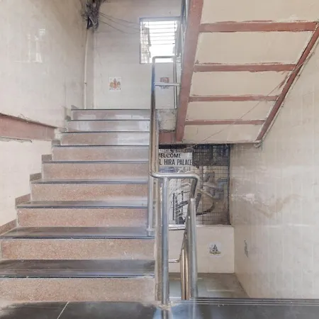 Oyo 77164 Hotel Grant Palace Hotel
