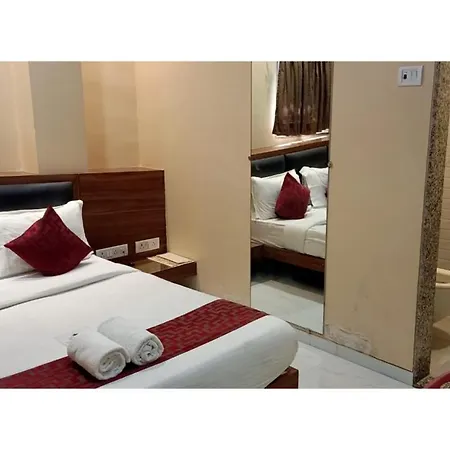 Apex International Near Airport 3*