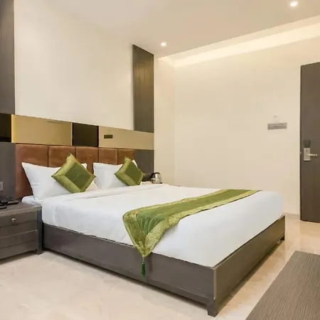 Oyster Andheri West Mumbai