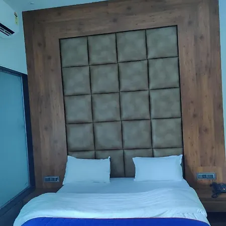 Guest house The Saroja Grand Villa Resorts