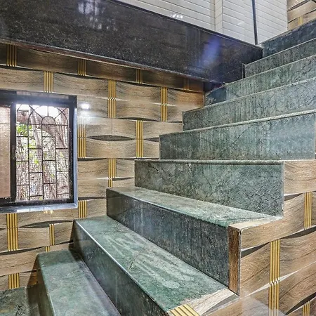 Oyo 82580 Taj Residency Lodging And Boarding Hotel 3*