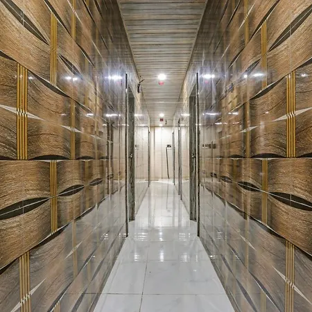 Oyo 82580 Taj Residency Lodging And Boarding Hotel