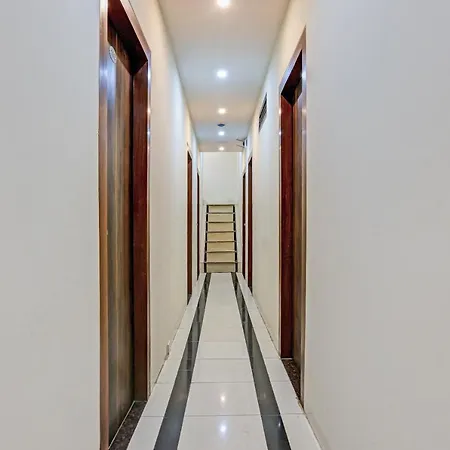 Oyo 82580 Taj Residency Lodging And Boarding