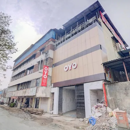 Oyo 66155 Golden Palace Hotel