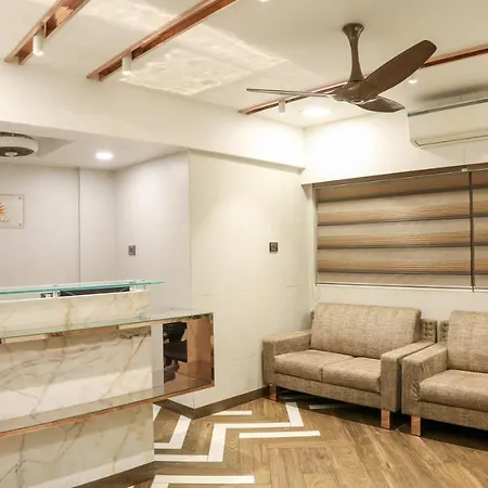 Surya Prakash Hotel 3*
