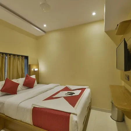 Hotel Residency Park Near Masjid Rly Station South 3*