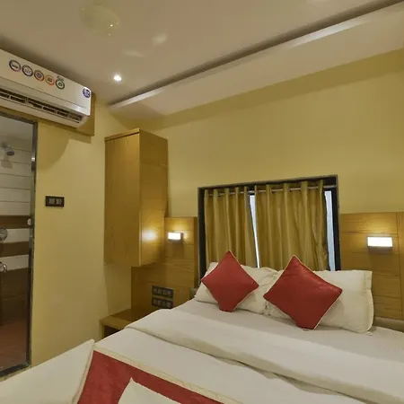 Hotel Residency Park Near Masjid Rly Station South 3*