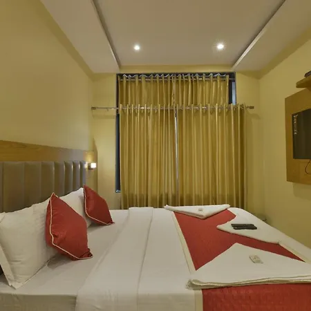 Hotel Residency Park Near Masjid Rly Station South