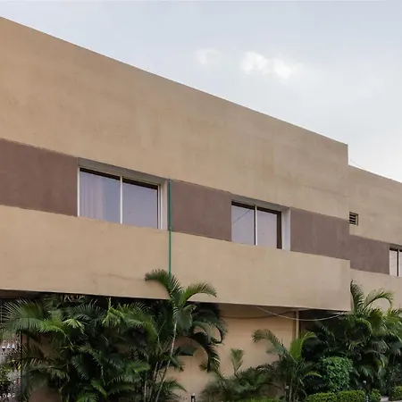 Oyo 77137 Hotle Castle Hotel Mumbai