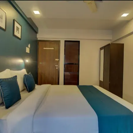 Om Sai Villa Hotel