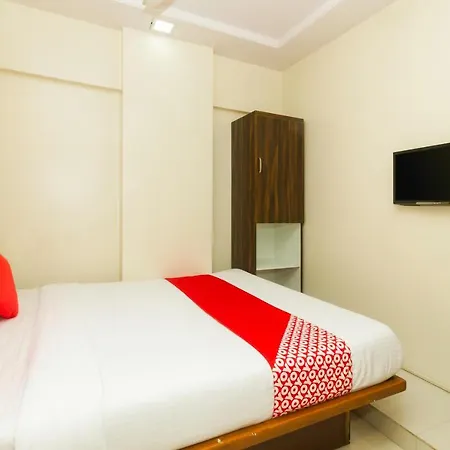 Oyo Flagship 19020 Kc Palace Hotel