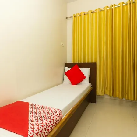 Hotel Oyo Flagship 19020 Kc Palace 3*