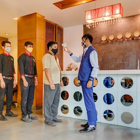 Hotel Townhouse Oak Suncity Premiere 3*