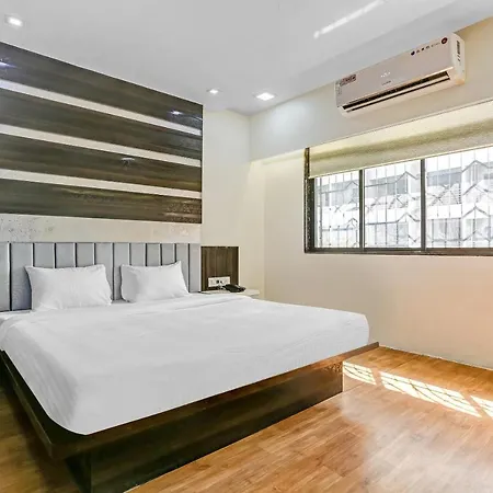 Oyo Flagship 83396 Hotel Vinyasa Residency