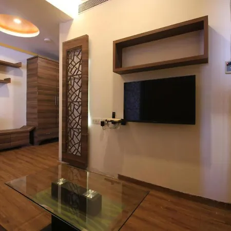 Hotel Saroj Plaza