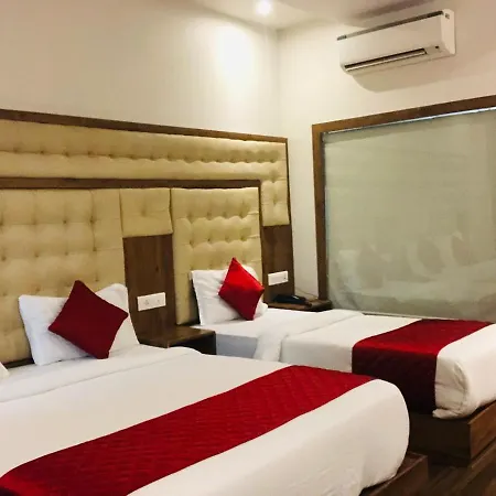 Bkc Grand- Near Trade Centre, Visa Consulate 2*