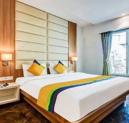Hotel Royal Oak Pawne *