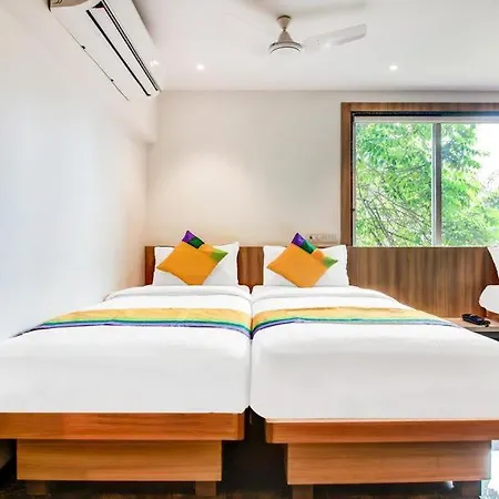 Guest house Hotel Royal Oak Pawne Mumbai