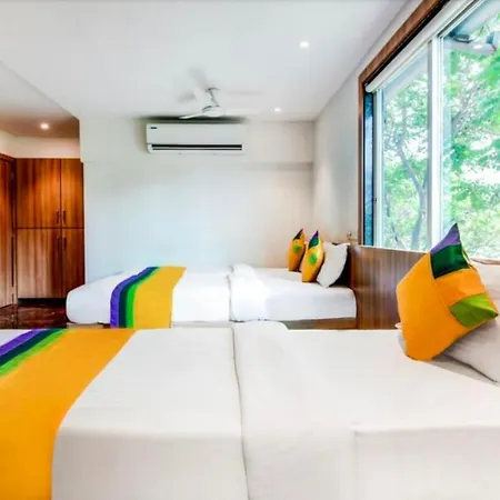Hotel Royal Oak Pawne * Mumbai