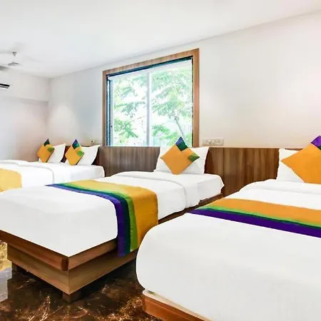 Guest house Hotel Royal Oak Pawne Mumbai