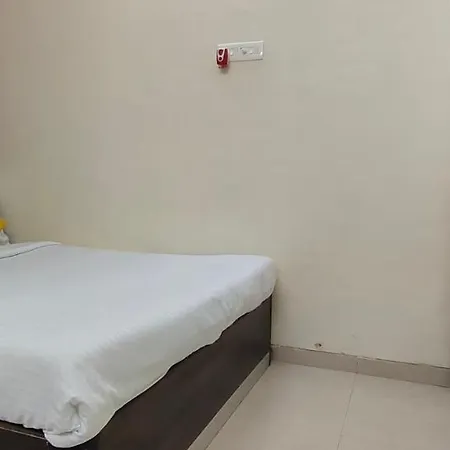 Guest house Daisy Residency By Rr Rooms
