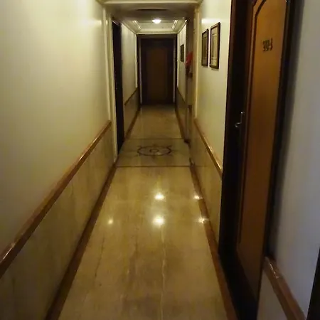 Hotel Ashwin 2*