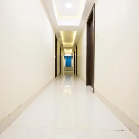 Oyo 23478 Kamran Residency 3*