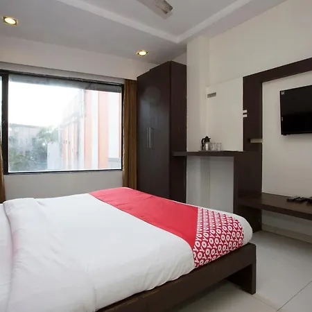 Oyo 23478 Kamran Residency