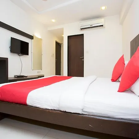 Hotel Oyo 23478 Kamran Residency 3*