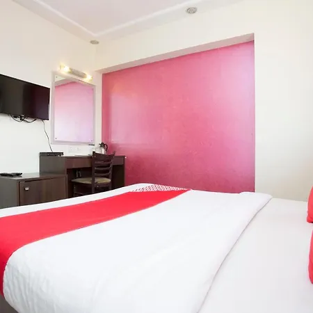 Oyo 23478 Kamran Residency 3*