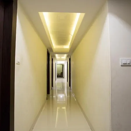 Hotel Oyo 23478 Kamran Residency