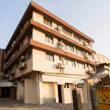 Oyo 23478 Kamran Residency