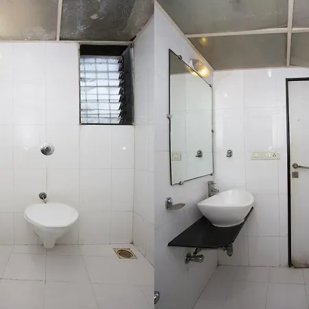 Oyo 23478 Kamran Residency 3*