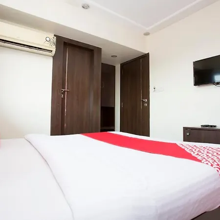 Oyo 23478 Kamran Residency Hotel Mumbai