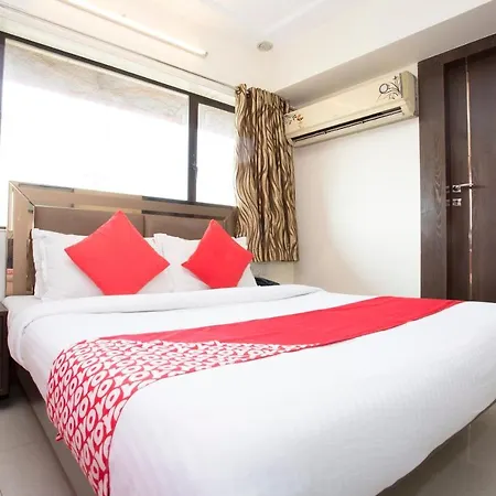 Oyo 23478 Kamran Residency Hotel