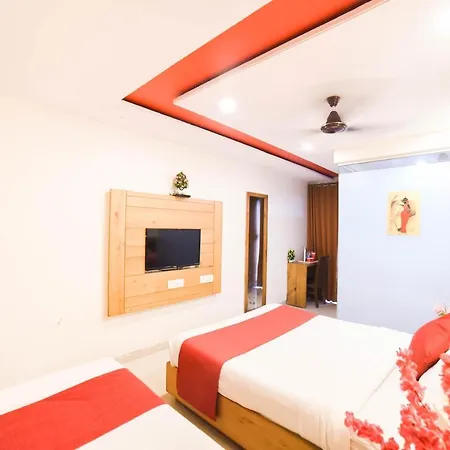 Hotel Grandeur-near International Airport 3*