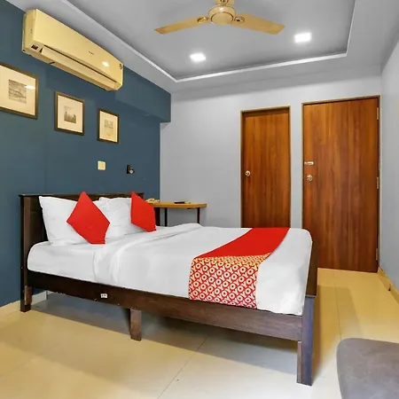 Hotel Oyo Flagship 83355 Om Sai 3*