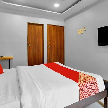 Oyo Flagship 83355 Om Sai 3*