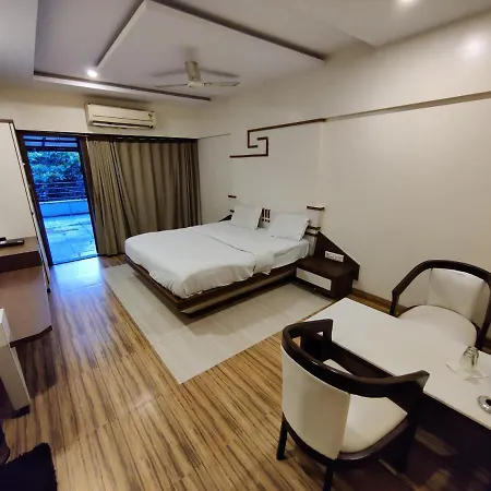 Praveen Hotel